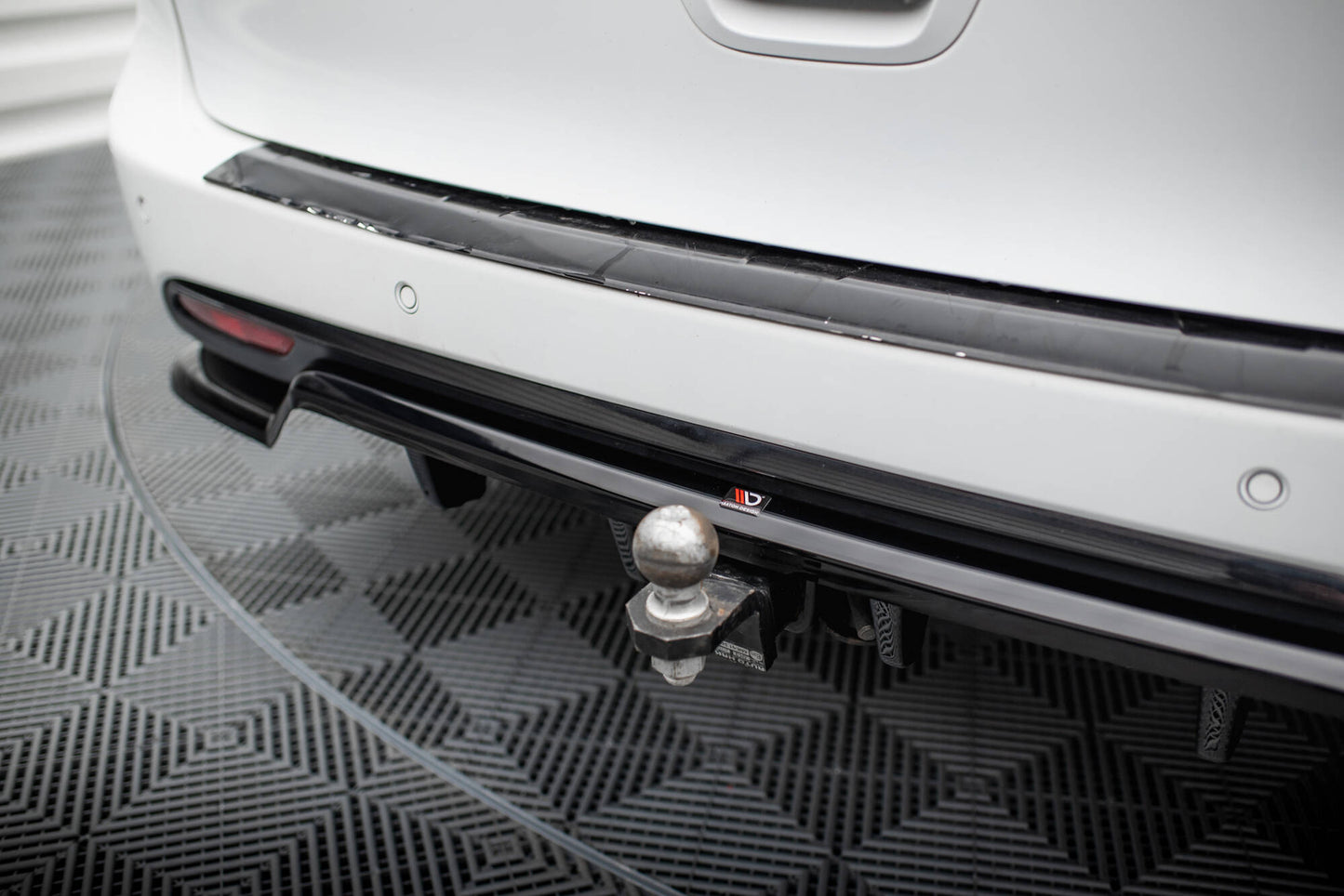 Mittlerer Cup Diffusor DTM Look Heck Ansatz für Chrysler Pacifica Mk2 Facelift schwarz Hochglanz