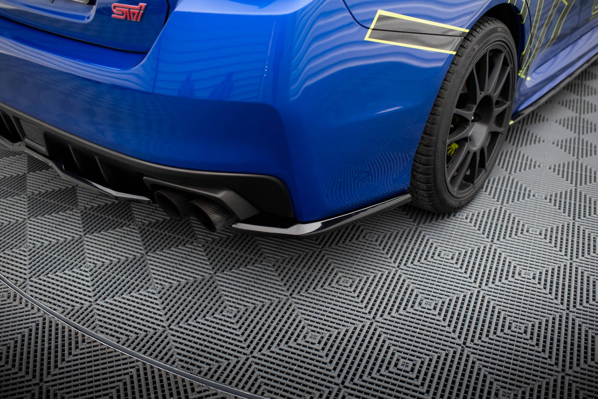 Heck Ansatz Flaps Diffusor V.2 für Subaru WRX STI Mk1  schwarz Hochglanz