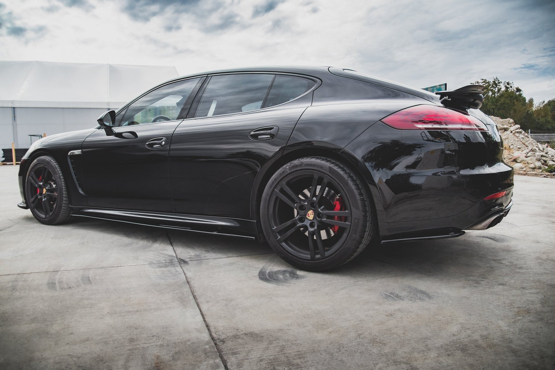 Heck Ansatz Flaps Diffusor für Porsche Panamera Turbo 970 Facelift schwarz Hochglanz