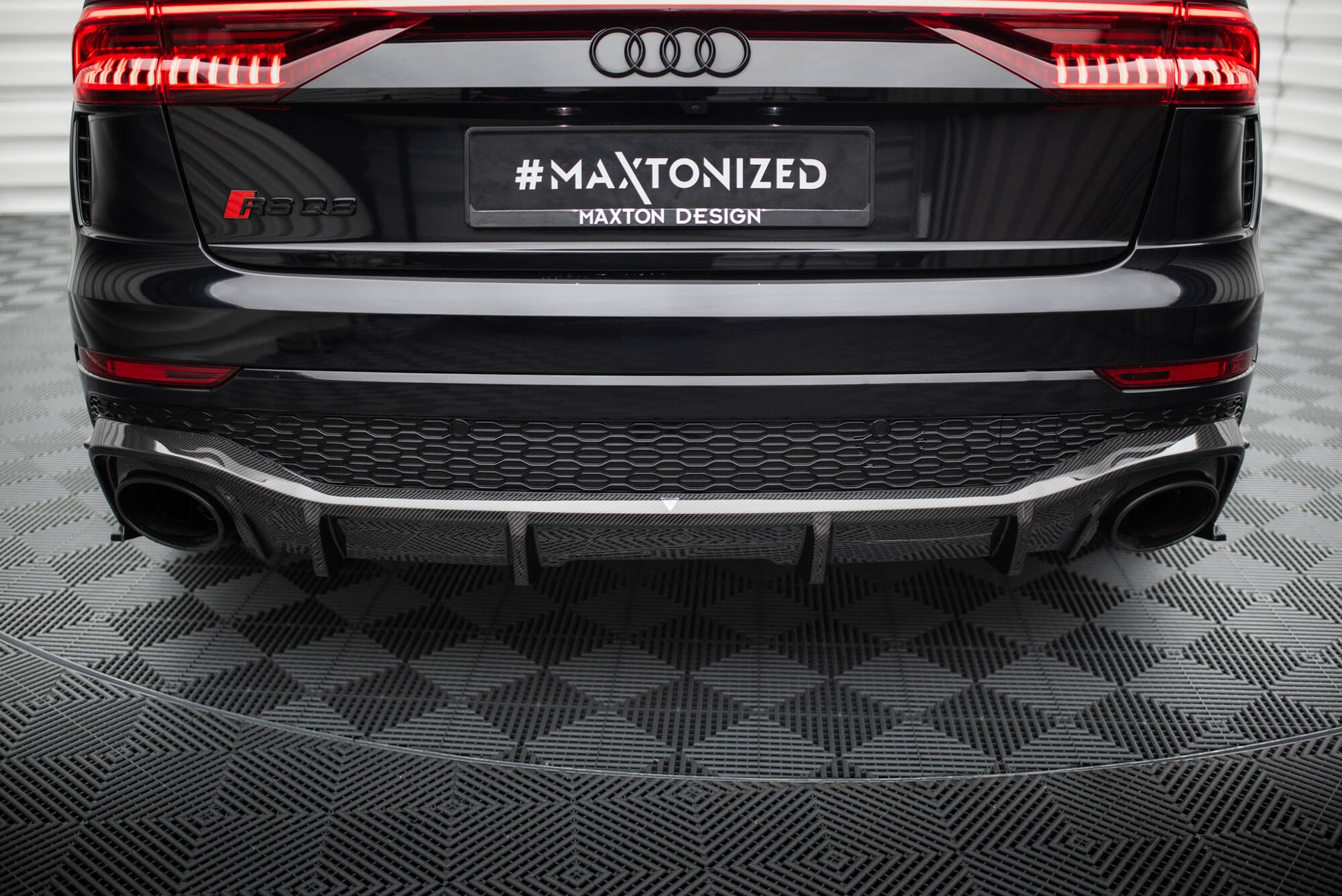 Prepreg Carbon Fiber Diffusor Heck Ansatz für Audi RSQ8 Mk1