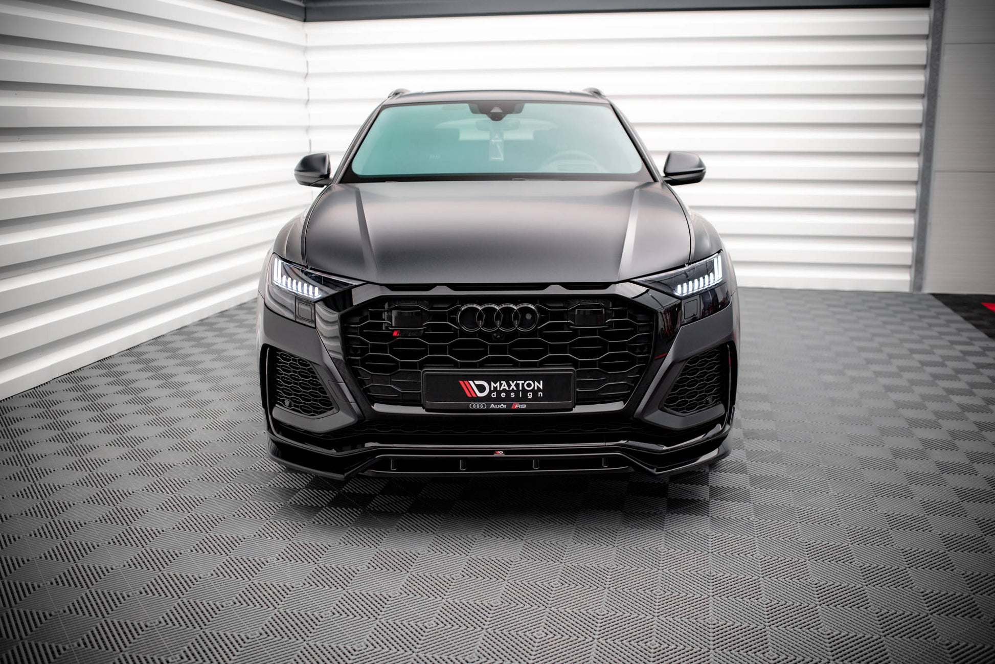 Front Ansatz V.3 für Audi RSQ8 Mk1 schwarz Hochglanz