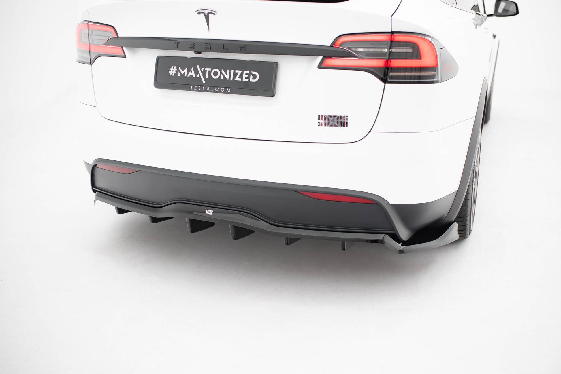 Mittlerer Cup Diffusor DTM Look Heck Ansatz V.2 für Tesla Model X Mk1 Facelift schwarz Hochglanz