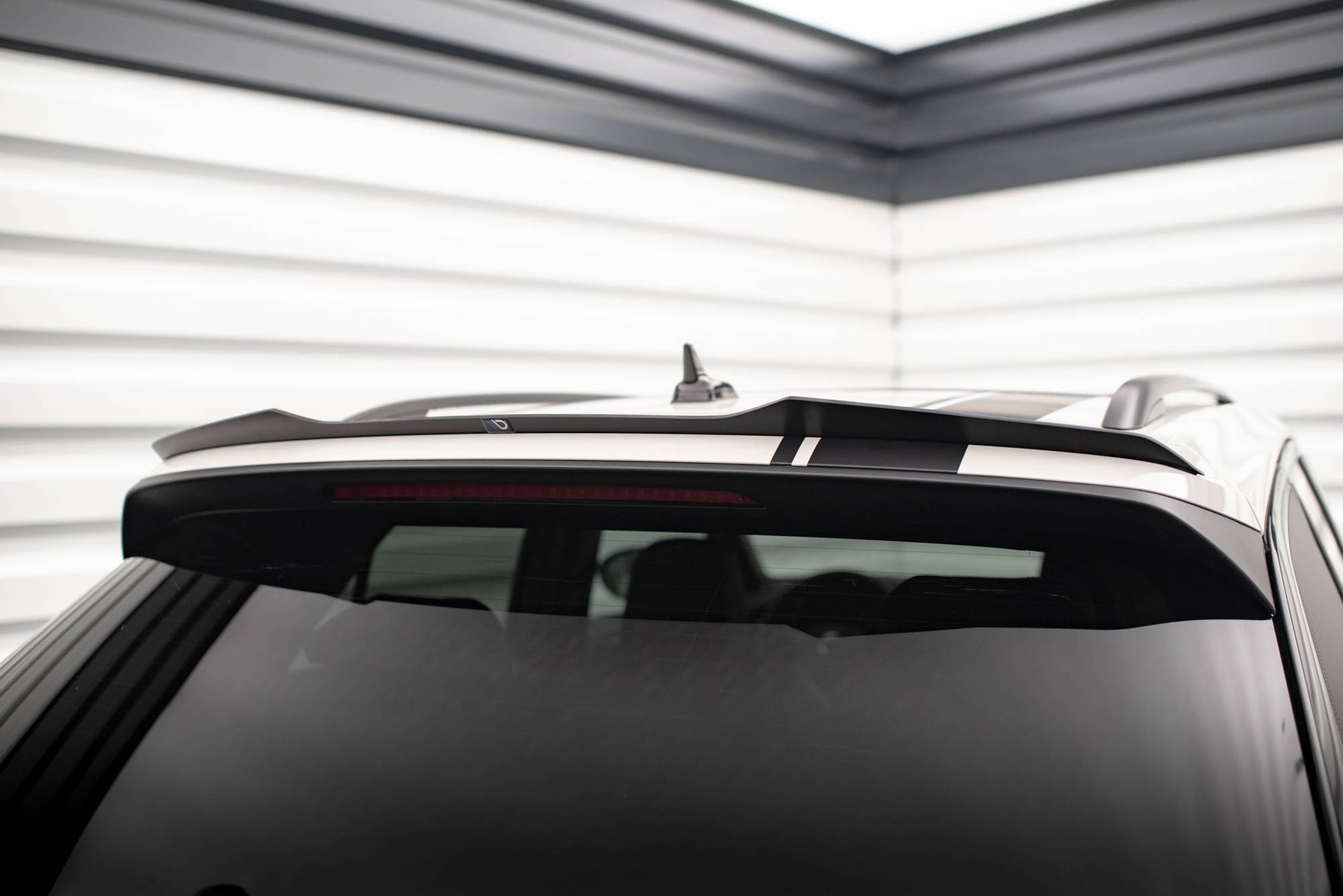 Spoiler CAP für VW T-Roc R / R-Line Mk1  schwarz Hochglanz
