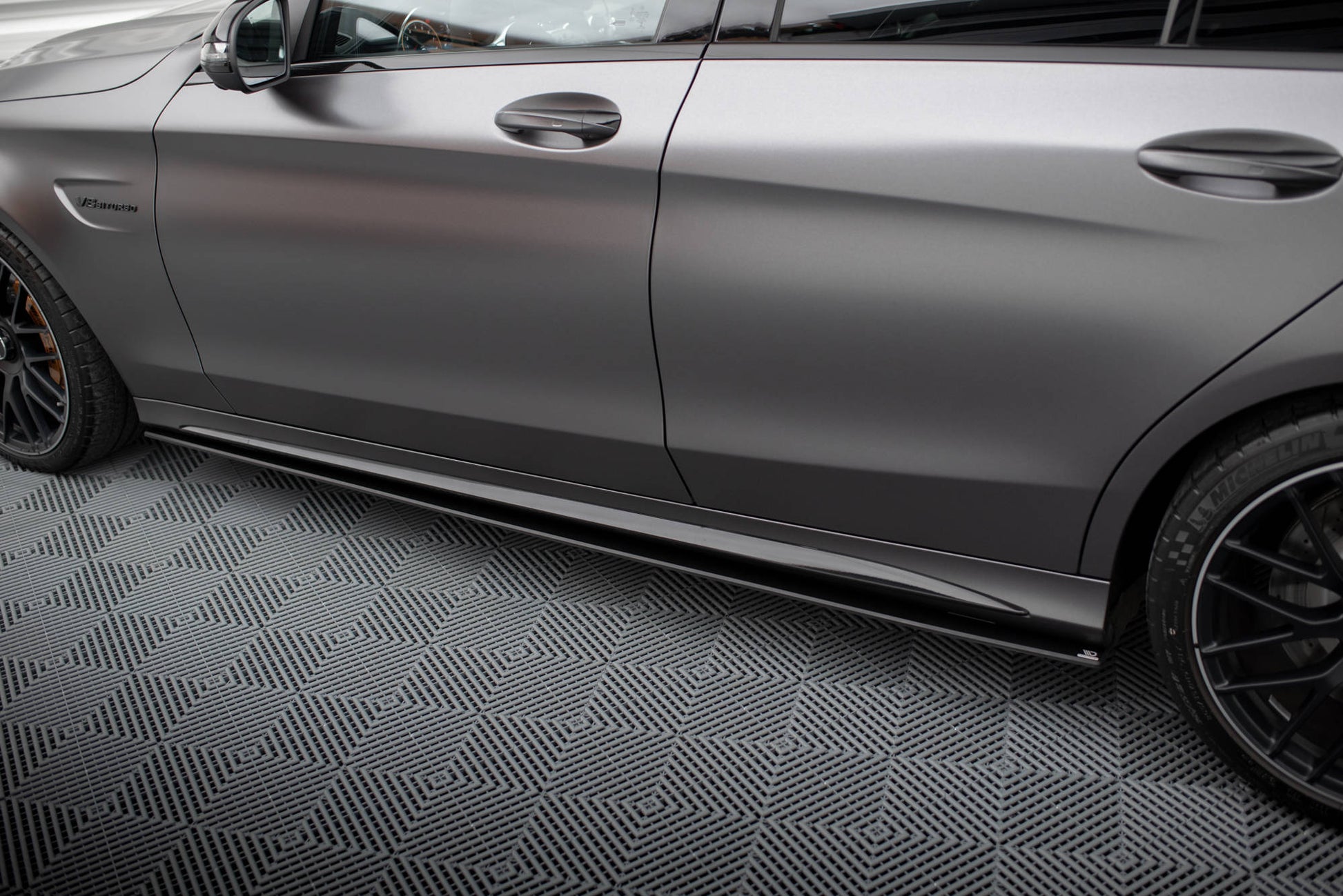 Street Pro Seitenschweller Ansatz für Mercedes-AMG C63 Limousine / Kombi W205 Facelift