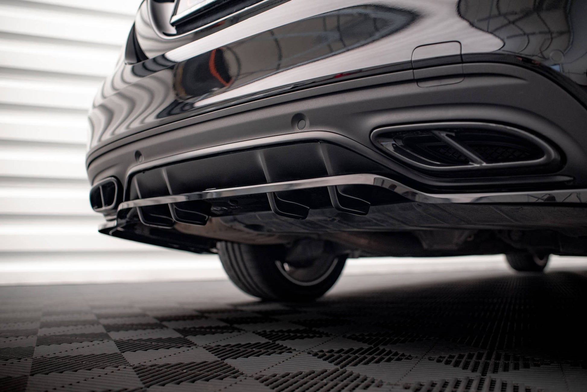 Mittlerer Cup Diffusor DTM Look Heck Ansatz für Mercedes-Benz C AMG-Line W205 Facelift schwarz Hochglanz