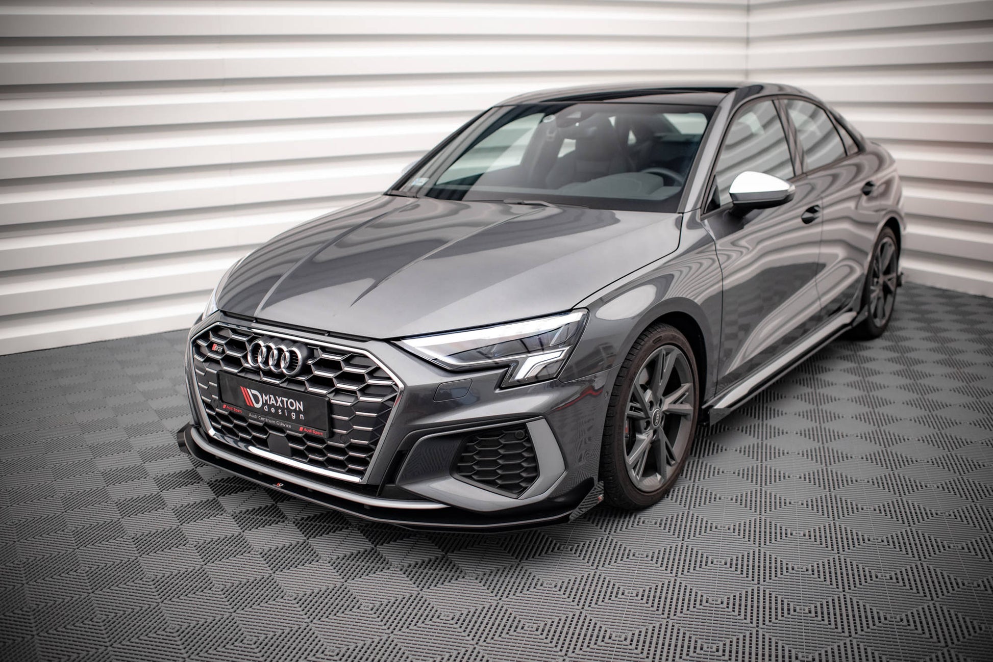 Street Pro Front Ansatz für + Flaps für + Flaps Audi S3 / A3 S-Line 8Y schwarz Hochglanz