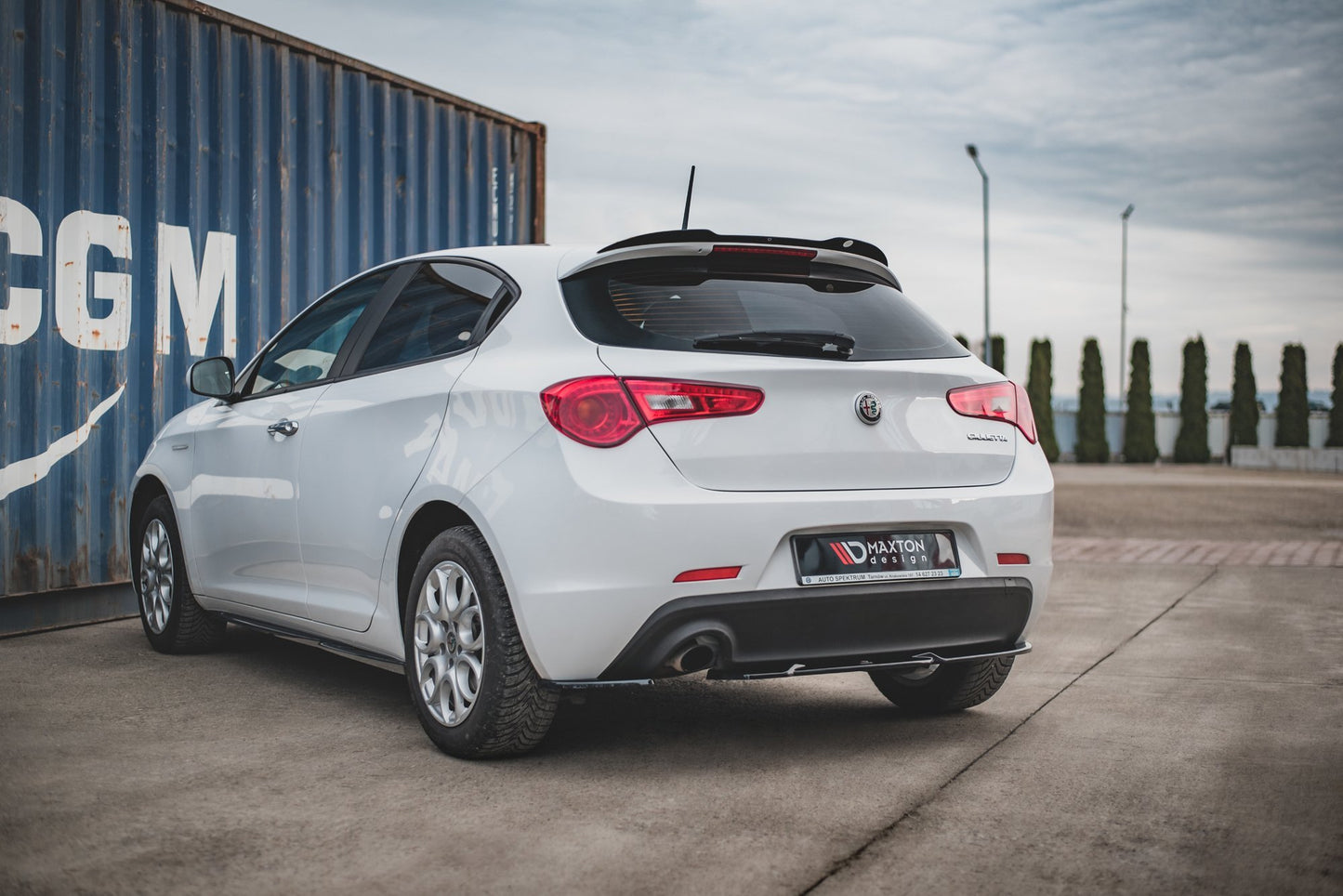 Heck Ansatz Flaps Diffusor V.1 für Alfa Romeo Giulietta  schwarz Hochglanz