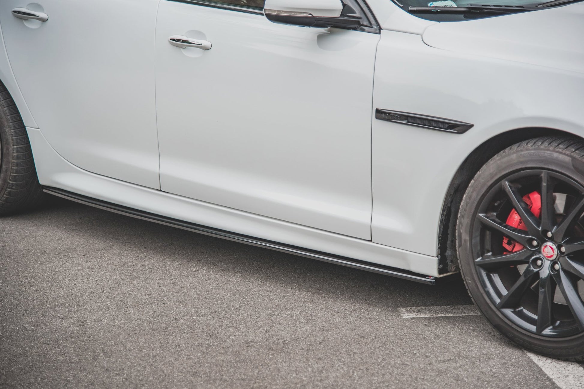 Seitenschweller Ansatz für Jaguar XJ R-Sport X351 Facelift schwarz Hochglanz