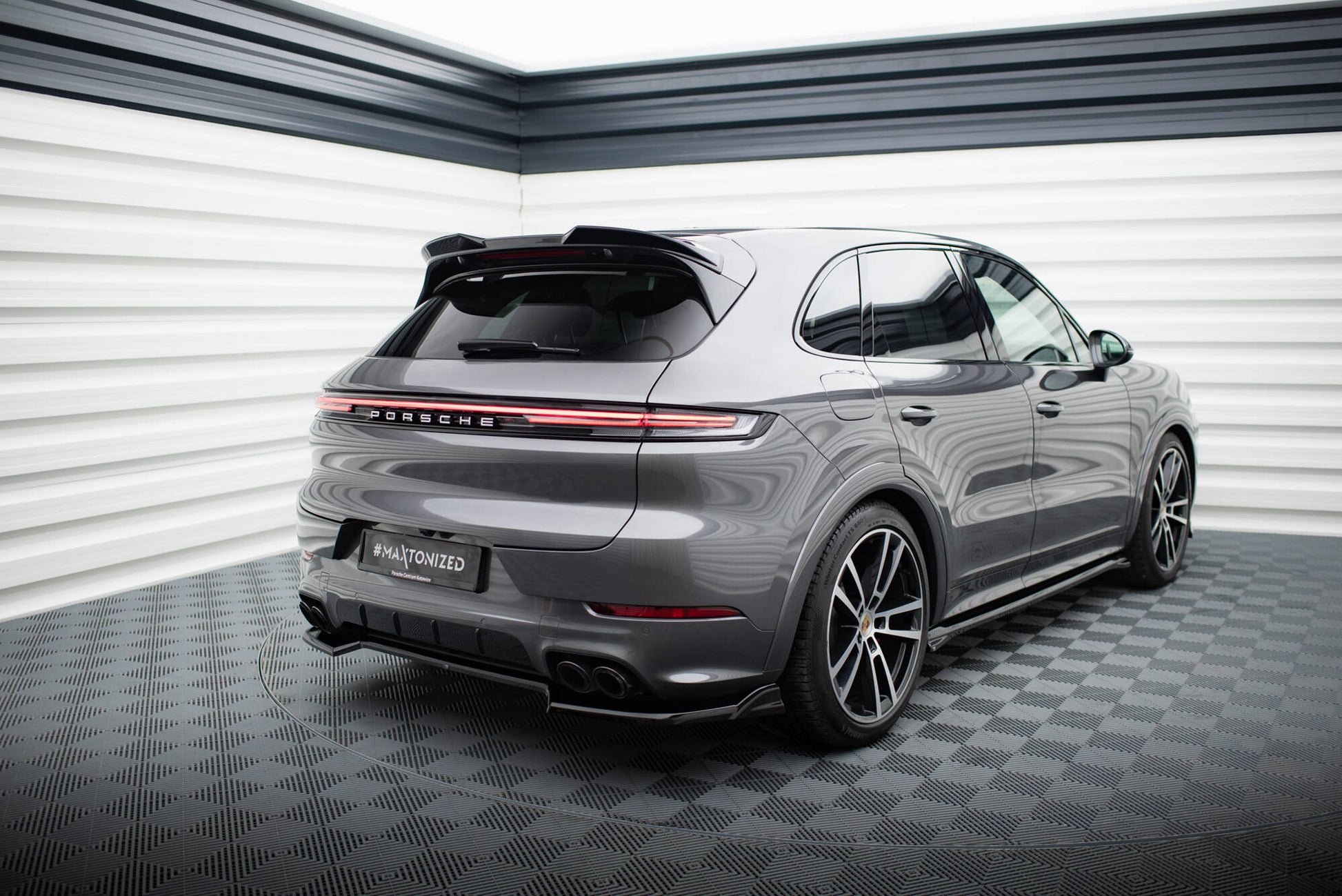 Heckansatz Porsche Cayenne SUV / Coupe Mk3 Facelift schwarz Hochglanz