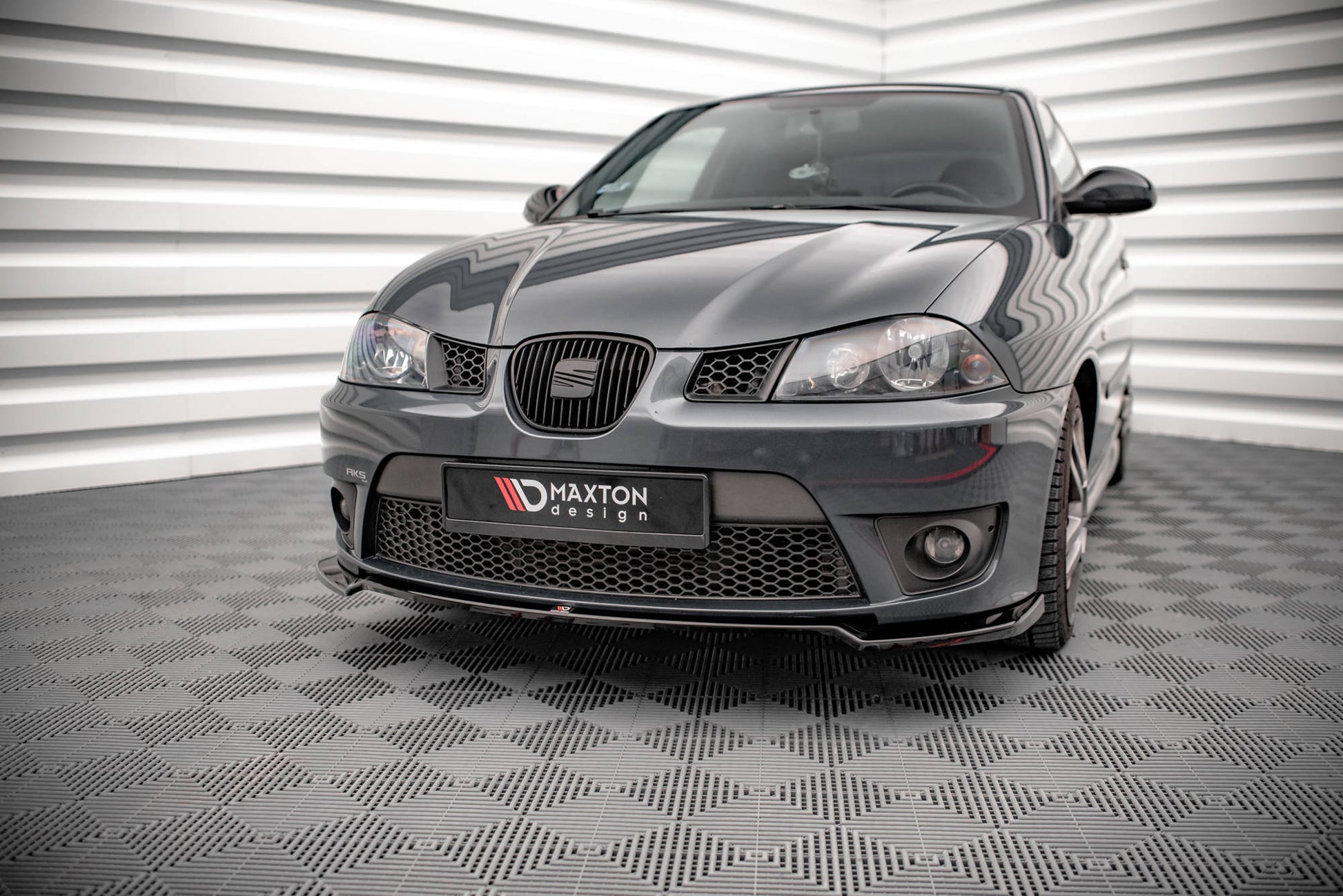 Front Ansatz V.3 für Seat Ibiza Cupra Mk3 schwarz Hochglanz
