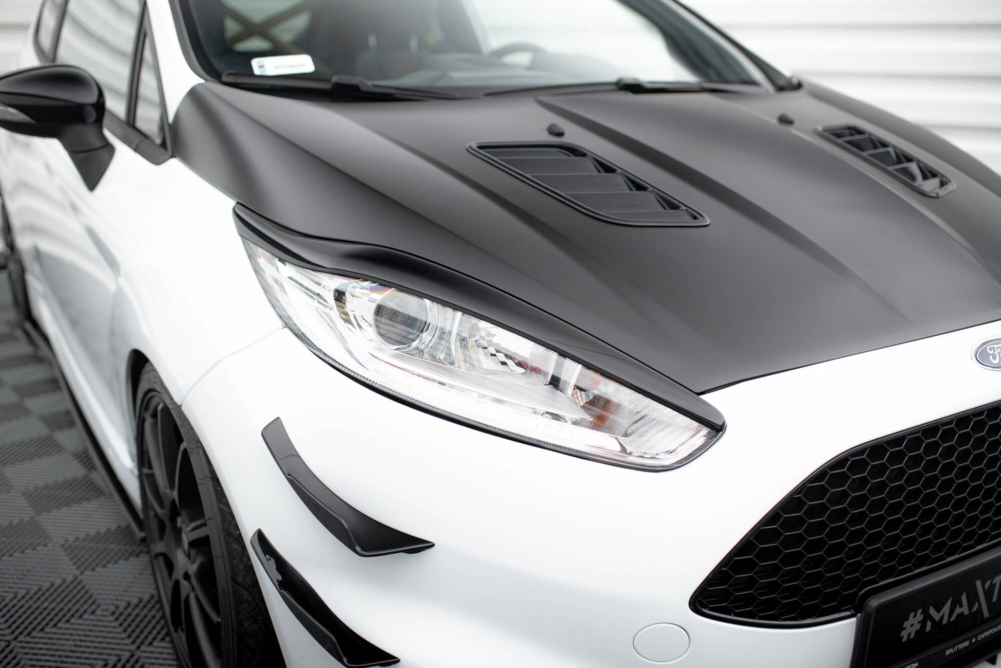 Scheinwerfer Blenden Böser Blick V.1 für Ford Fiesta ST / ST-Line / Standard Mk7 FL schwarz Hochglanz
