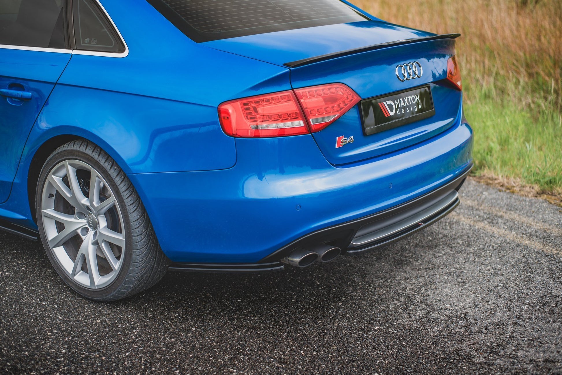 Heck Ansatz Flaps Diffusor für Audi S4 / A4 S-Line B8 Limousine schwarz Hochglanz