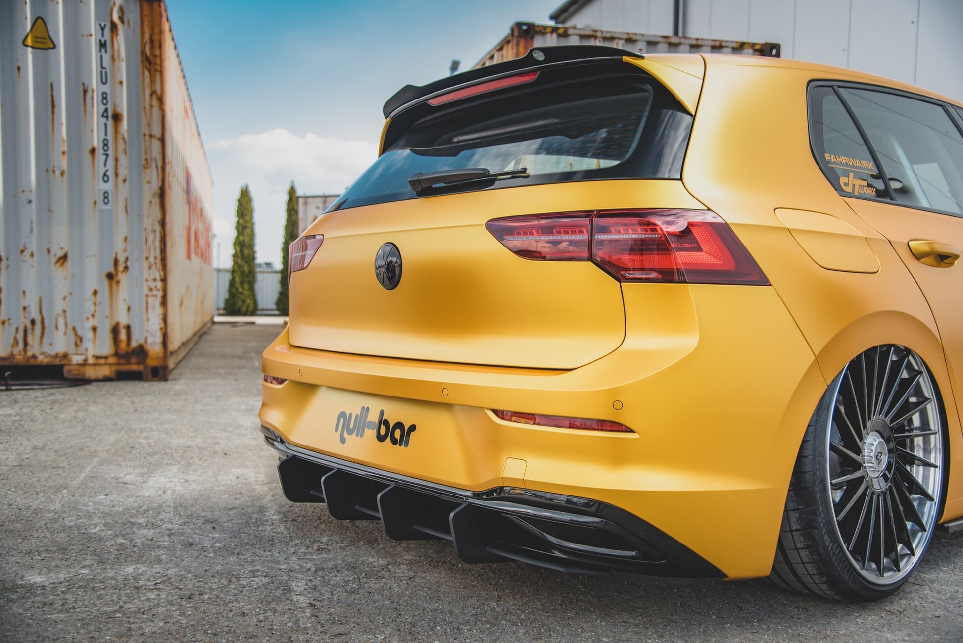 Robuste Racing Heckschürze V.2 für VW Golf Mk8