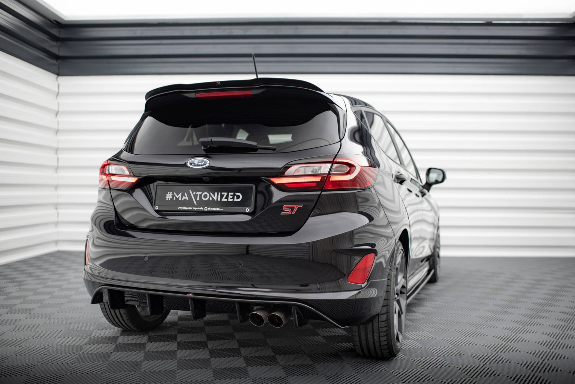 Diffusor Heck Ansatz für Ford Fiesta Mk8 ST schwarz Hochglanz