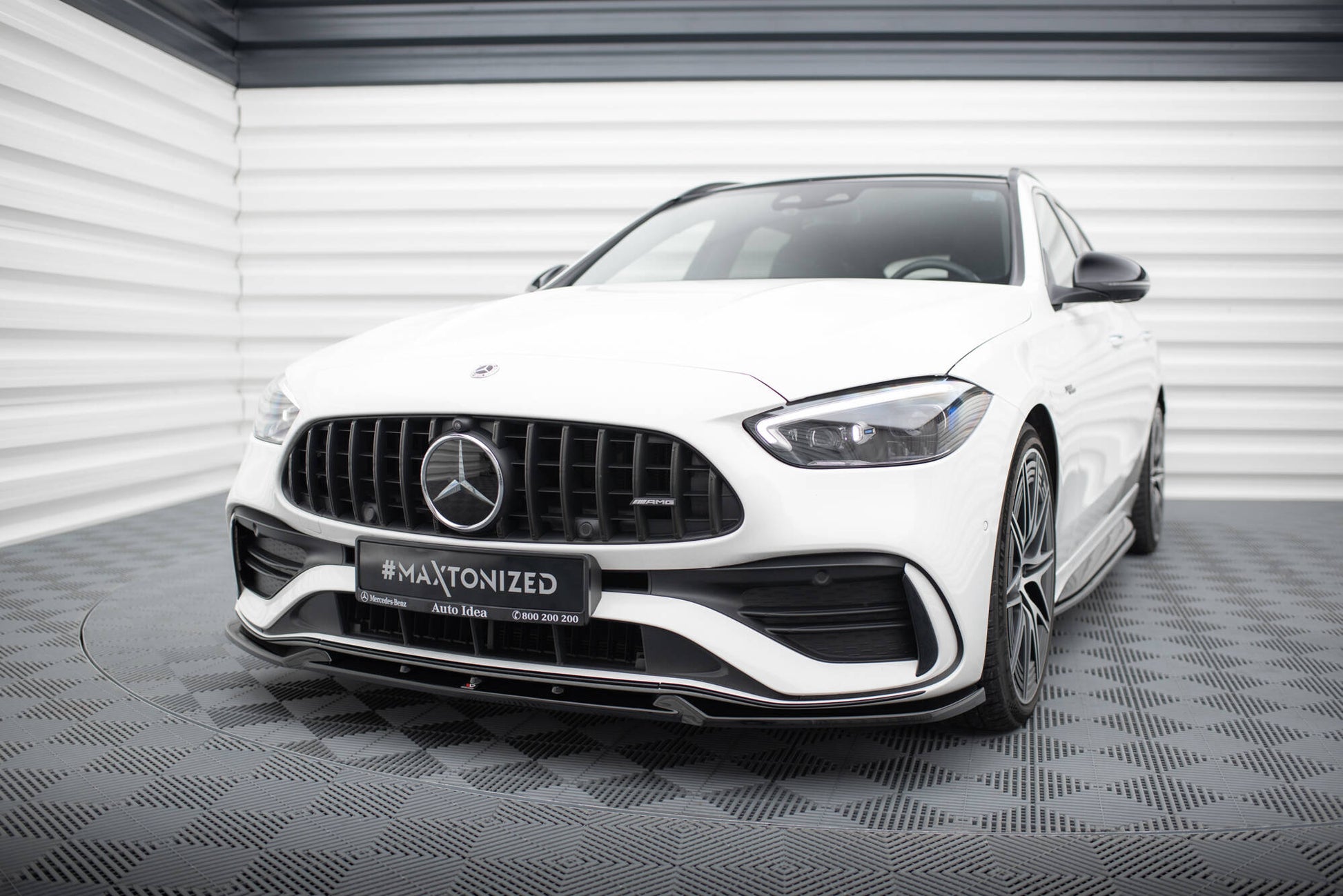 Front Ansatz V.1 für Mercedes-Benz C AMG-Line / 43 AMG W206 schwarz Hochglanz