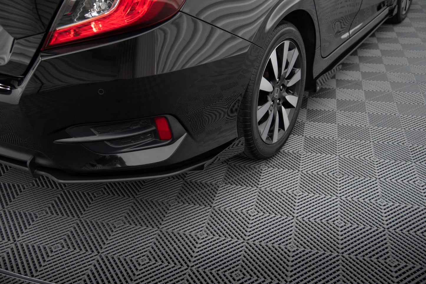 Street Pro Heck Ansatz Flaps Diffusor +Flaps für Honda Civic Mk10 schwarz Hochglanz