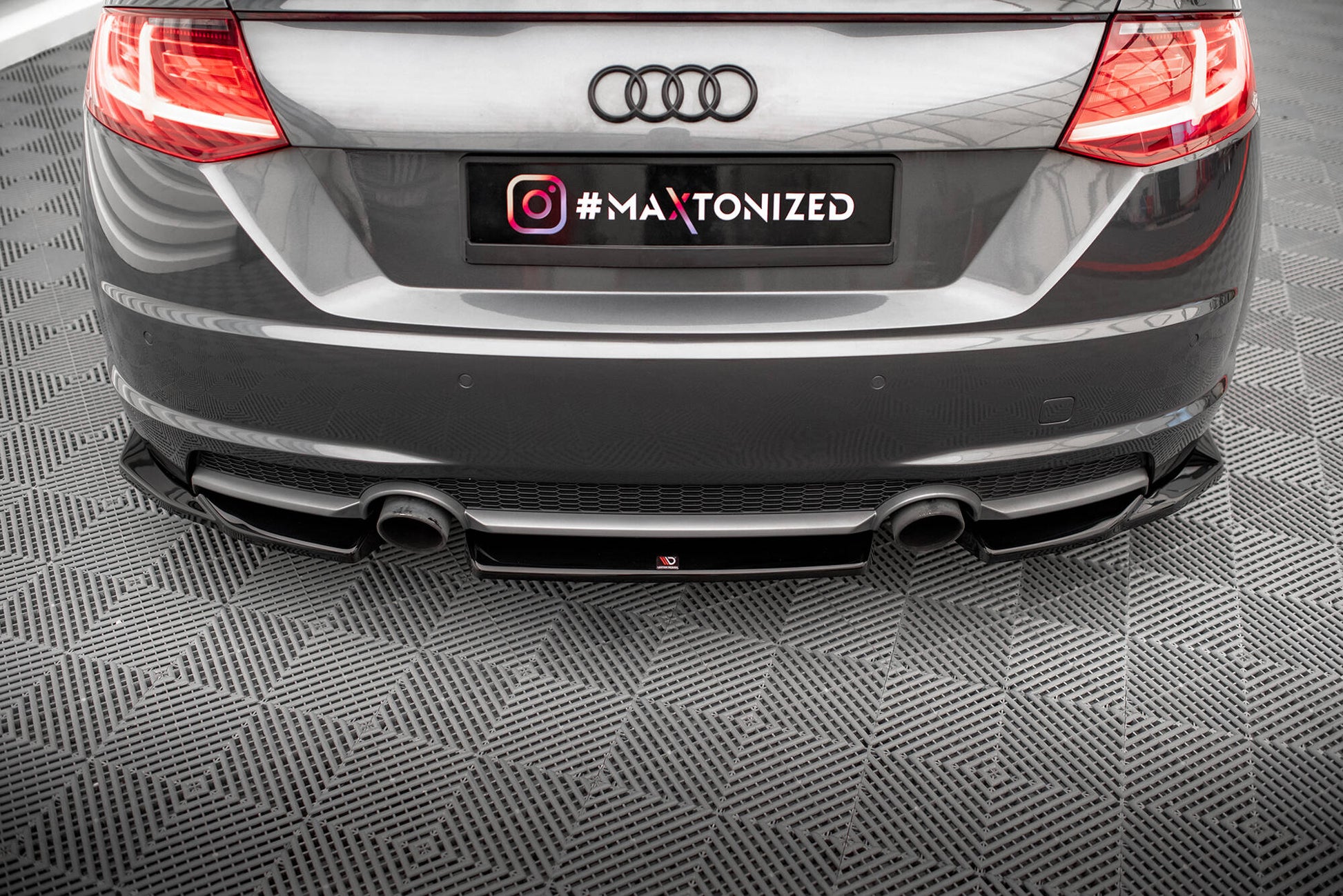 Heckansatz Audi TT S-Line 8S schwarz Hochglanz