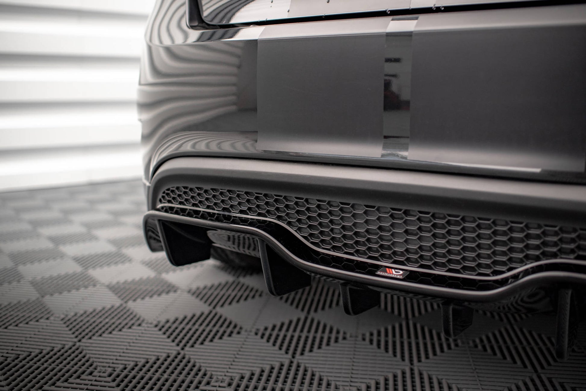 Diffusor Heck Ansatz für Ford Fiesta ST (5-Türige version) Mk7 Facelift schwarz Hochglanz