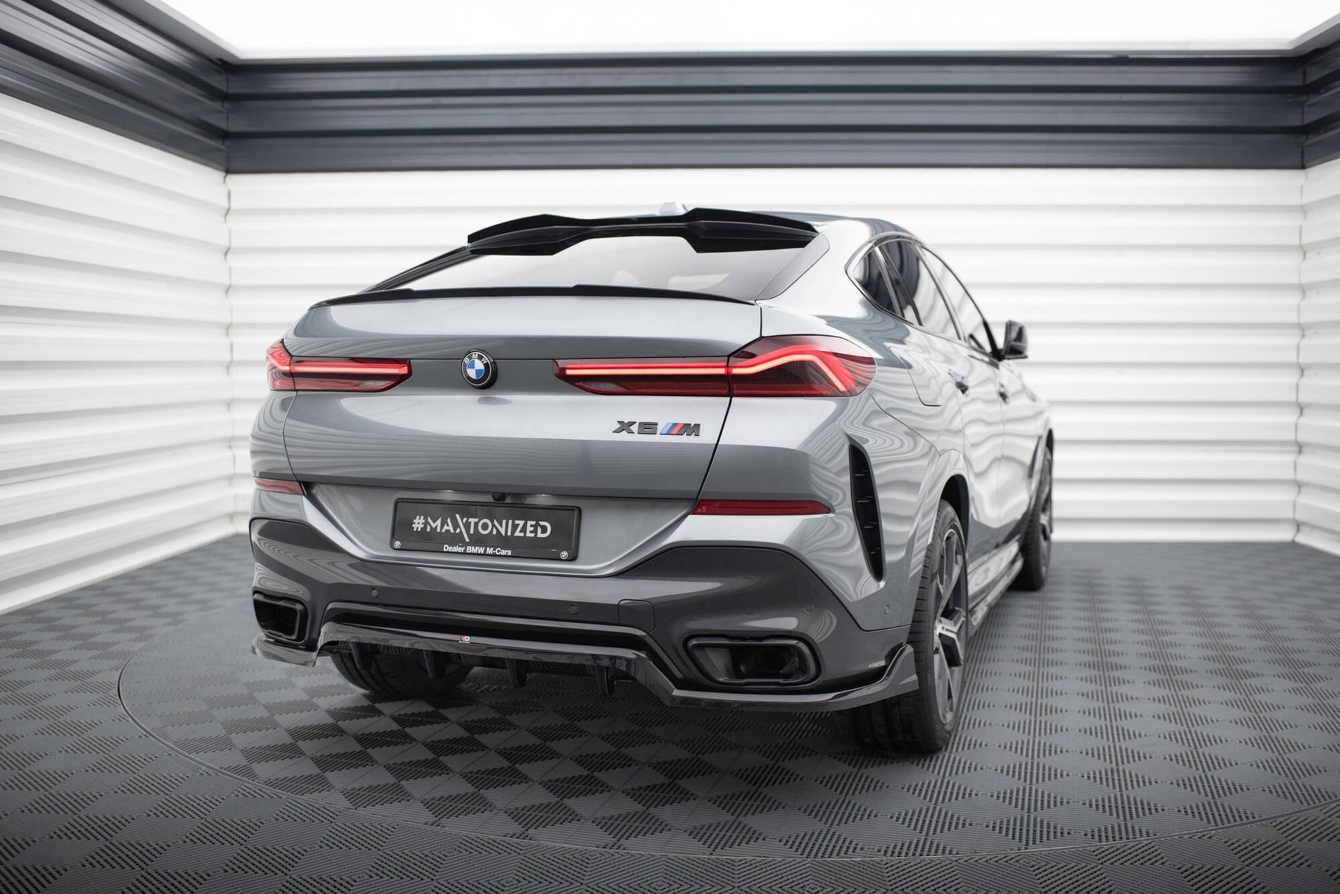 Mittlerer Cup Diffusor DTM Look Heck Ansatz V.2 für BMW X6 M-Paket G06 Facelift schwarz Hochglanz