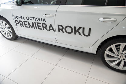 Seitenschweller Ansatz V.2 für Skoda Octavia Mk4  schwarz Hochglanz