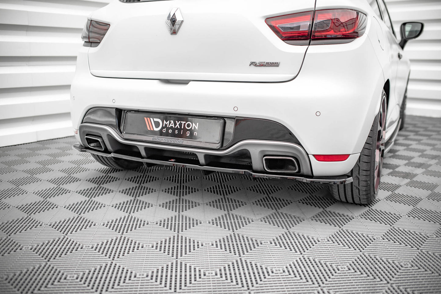 Mittlerer Cup Diffusor DTM Look Heck Ansatz für Renault Clio RS Mk4 schwarz Hochglanz