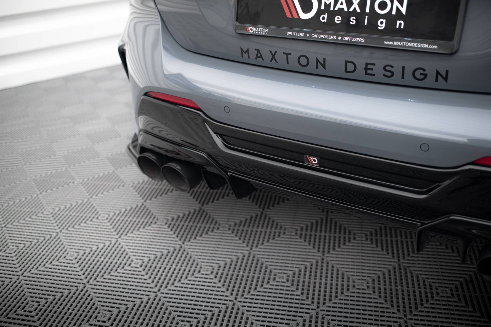 Diffusor Heck Ansatz V.2 für BMW 1er F40 M-Paket/ M135i schwarz Hochglanz