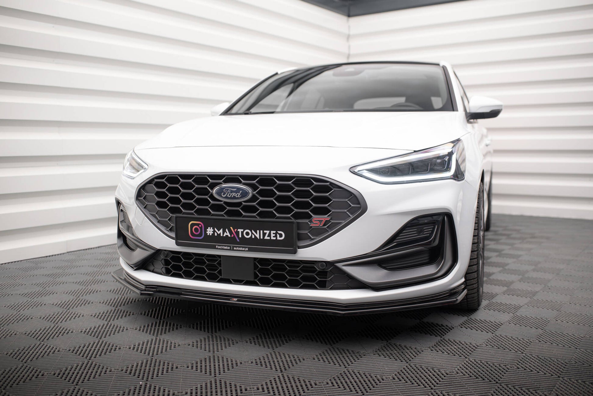 Front Ansatz V.5 für Ford Focus ST / ST-Line Mk4 Facelift schwarz Hochglanz