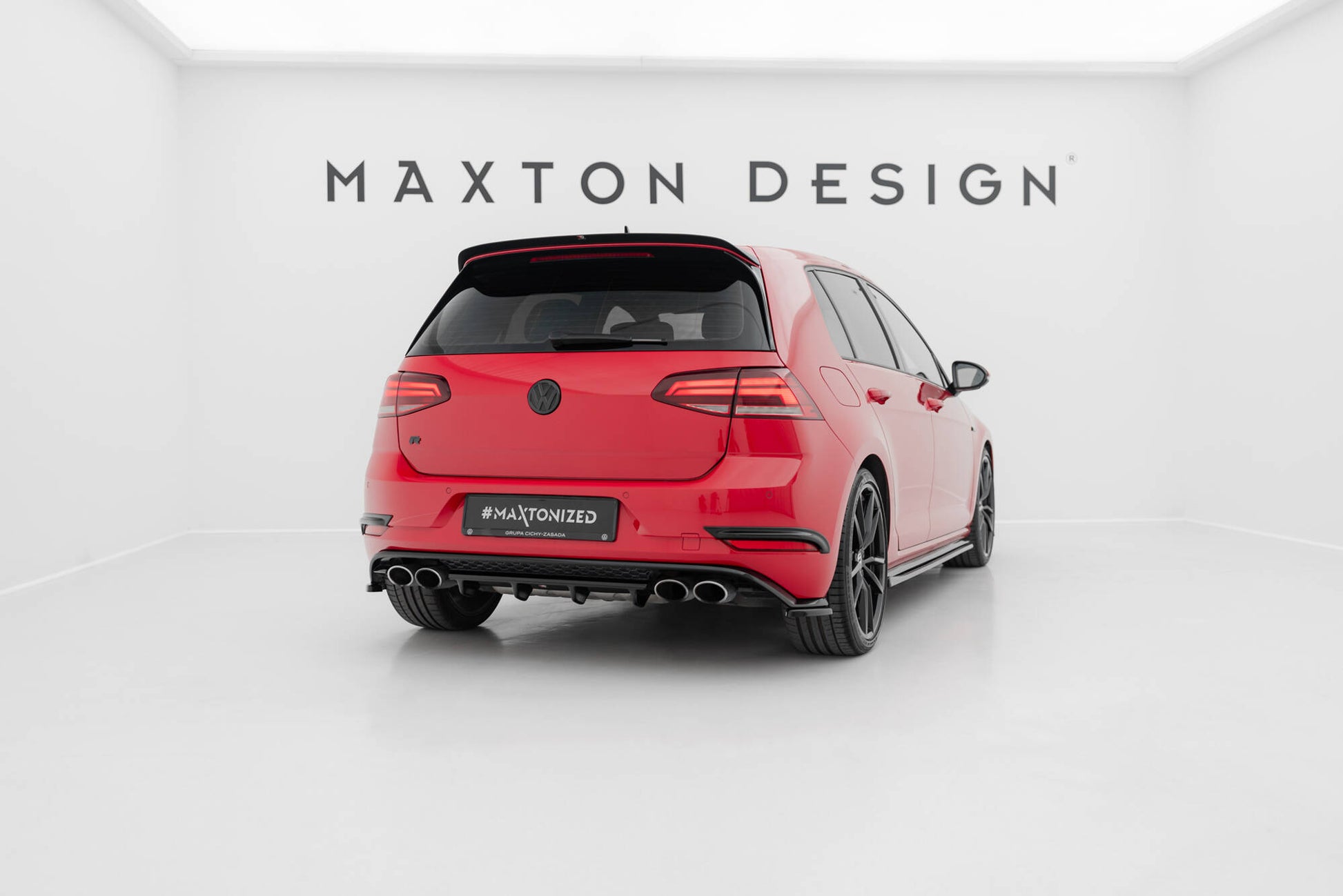 Heck Ansatz Flaps Diffusor für VW Golf Hatchback R / R-Line Mk7 Facelift schwarz Hochglanz