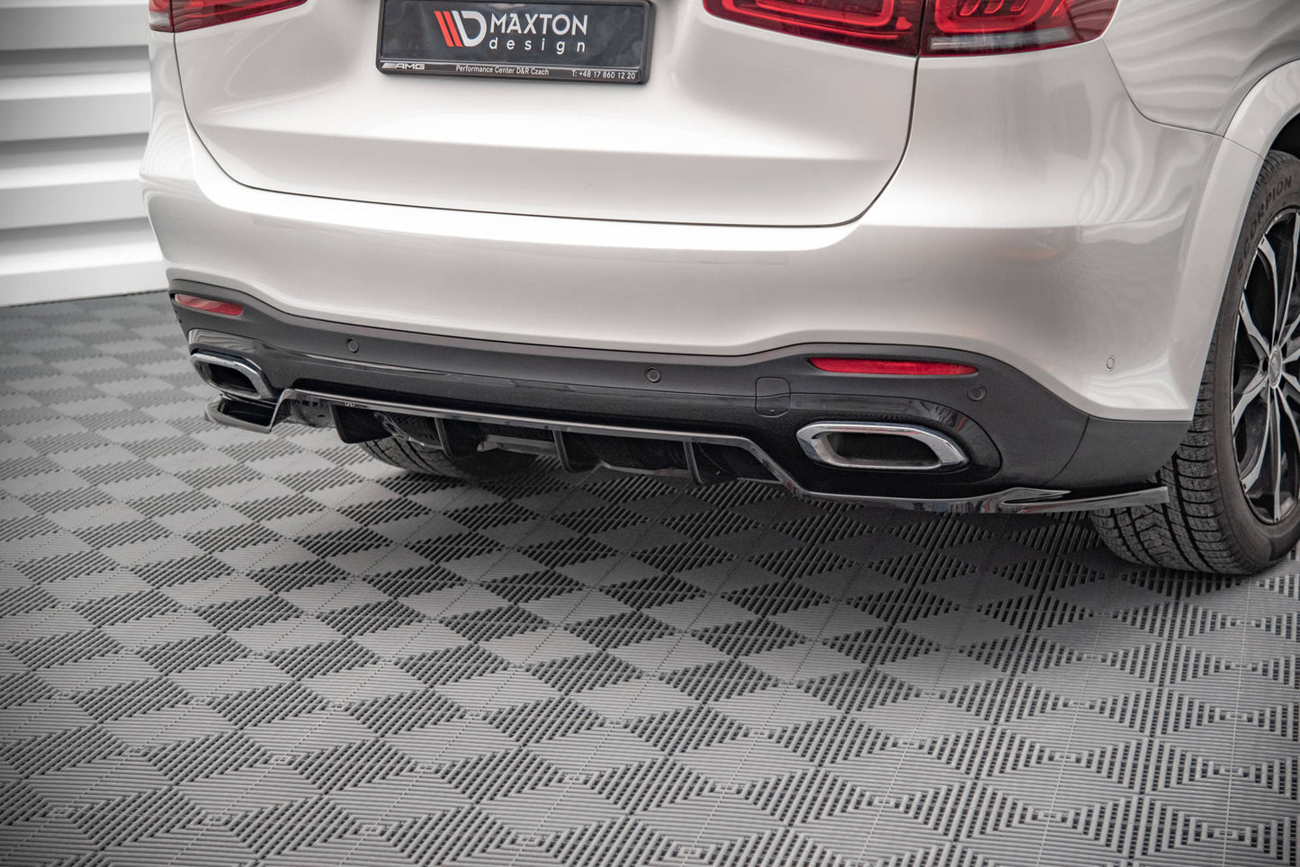 Mittlerer Cup Diffusor DTM Look Heck Ansatz für Mercedes-Benz GLS AMG-Line X167 schwarz Hochglanz