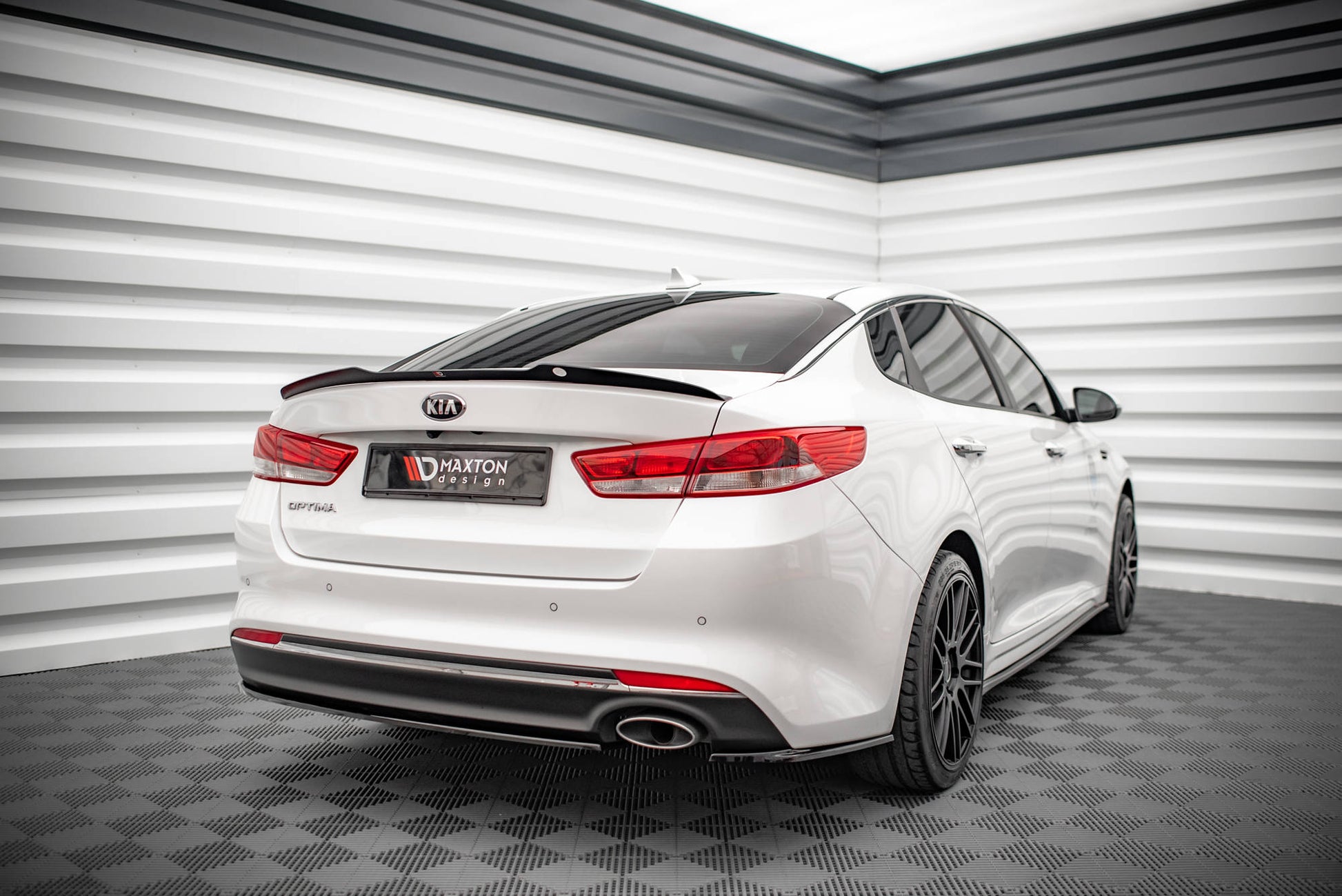 Spoiler CAP für Kia Optima Mk4 schwarz Hochglanz