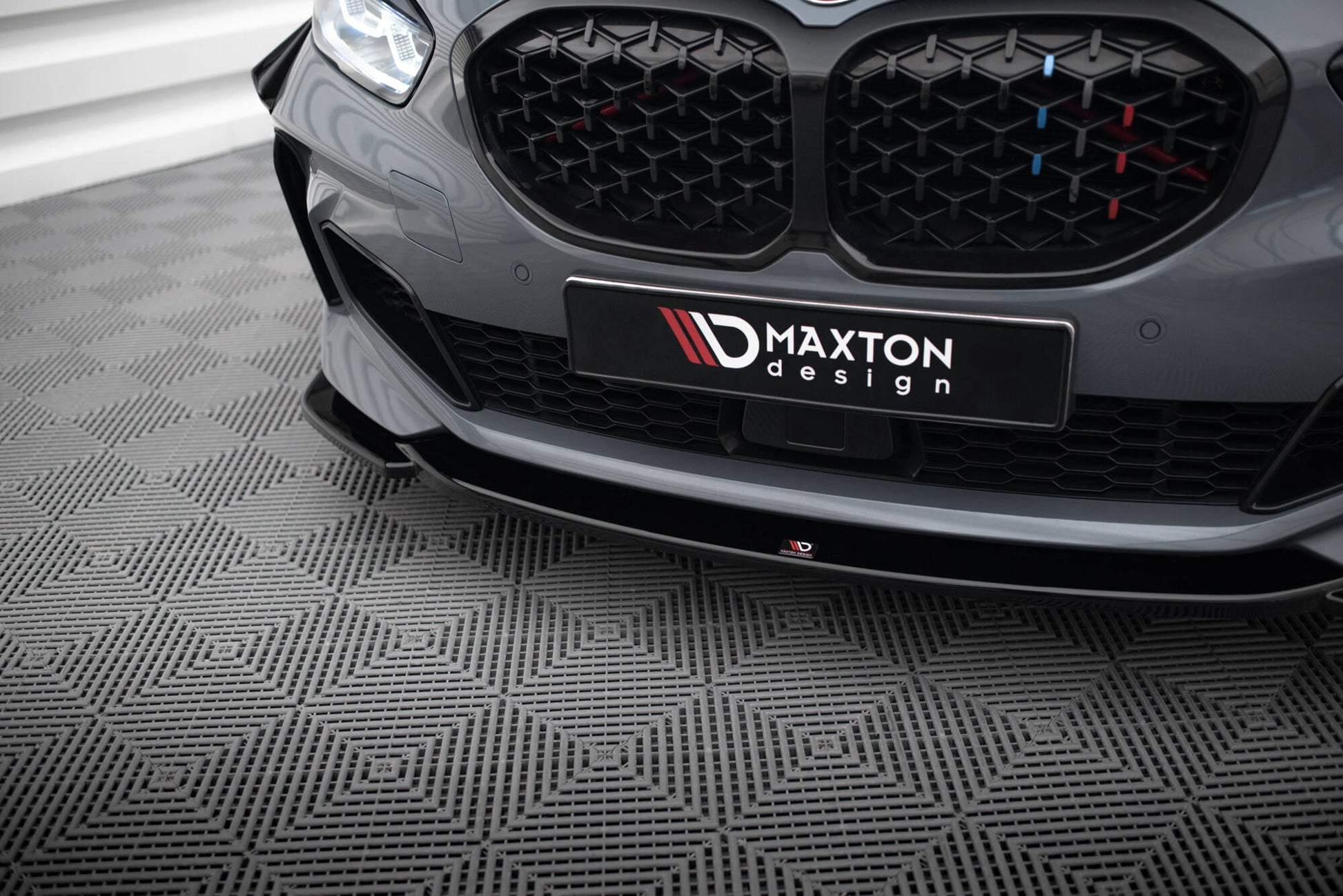 Front Ansatz V.3 für BMW 1er M-Paket/ M135i / 128ti F40  schwarz Hochglanz