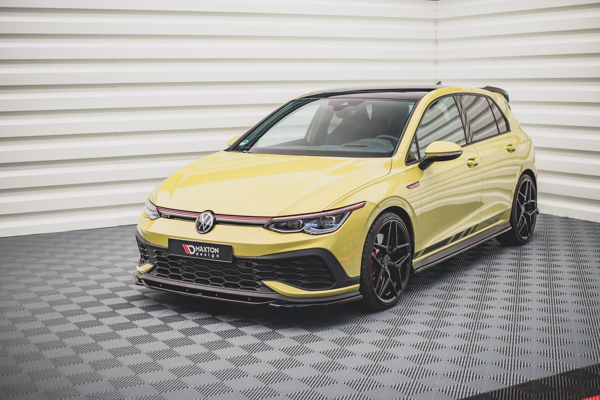 Front Ansatz V.2 für VW Golf GTI Clubsport Mk8 schwarz Hochglanz