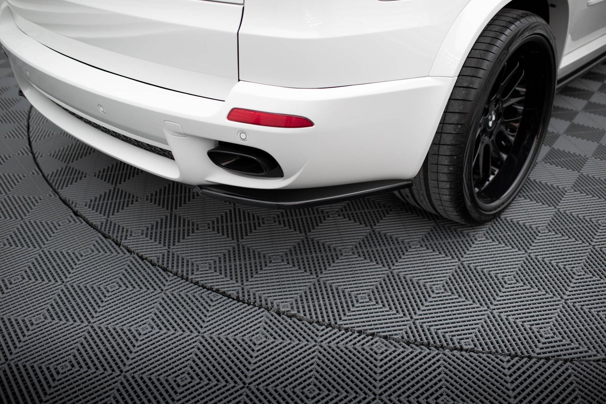 Heck Ansatz Flaps Diffusor für BMW X5 E70 Facelift M Paket schwarz Hochglanz