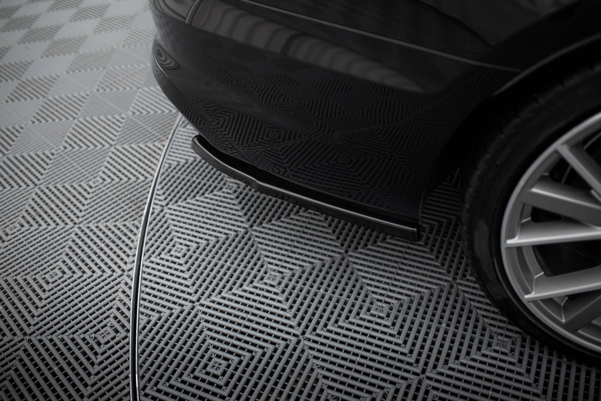 Heck Ansatz Flaps Diffusor für Audi S4 B9 Facelift schwarz Hochglanz