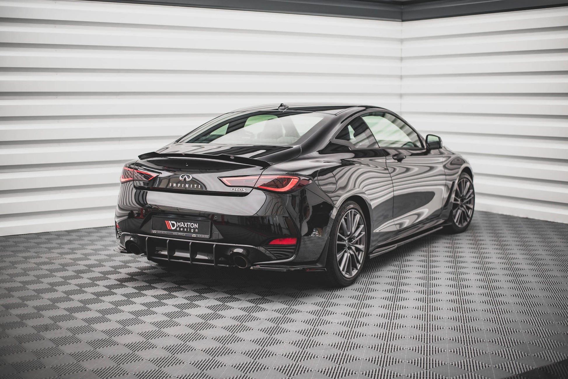 Heck Ansatz Flaps Diffusor für Infiniti Q60 S Mk2 schwarz Hochglanz