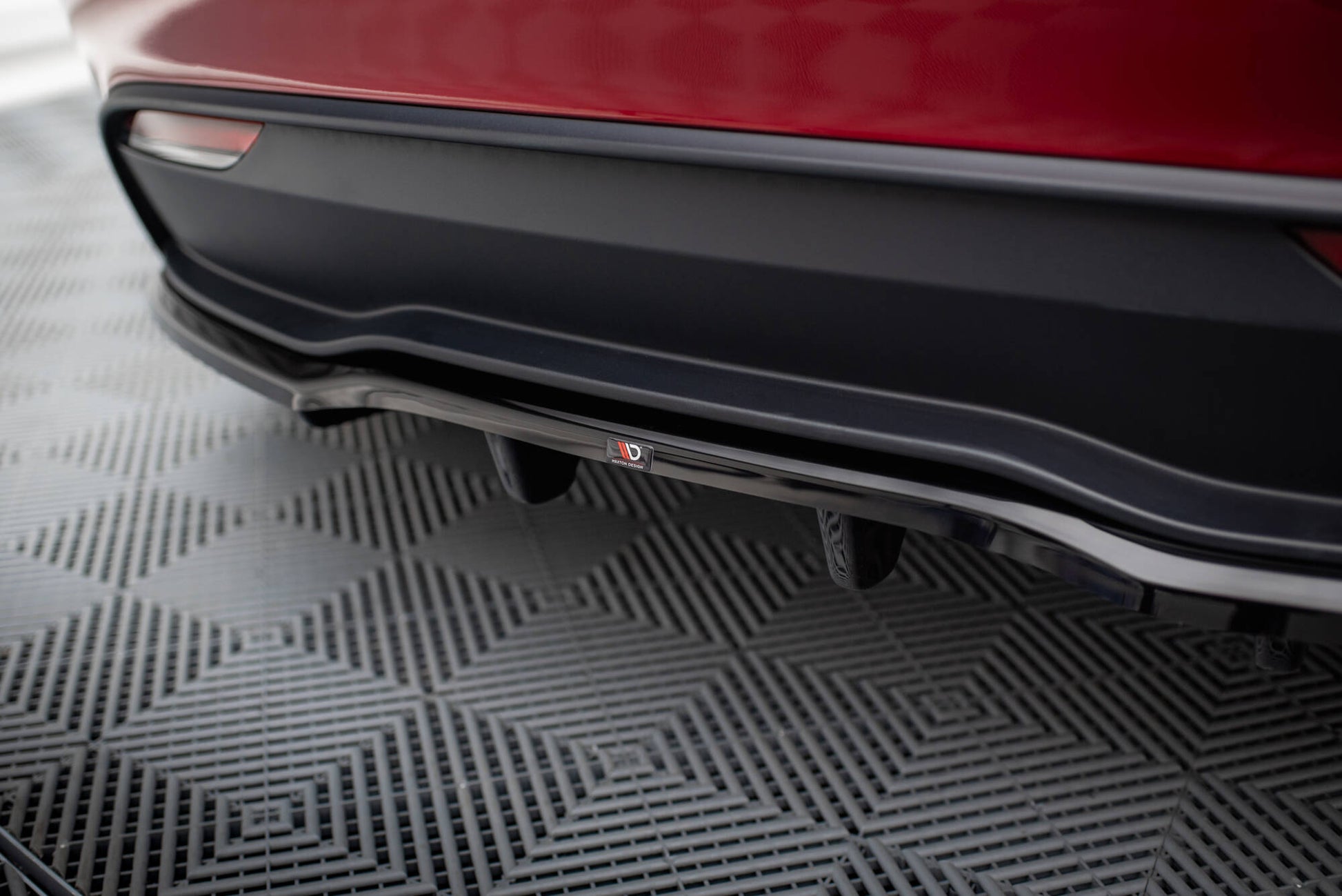 Mittlerer Cup Diffusor DTM Look Heck Ansatz V.2 für Tesla Model 3 Project HighlandFacelift schwarz Hochglanz