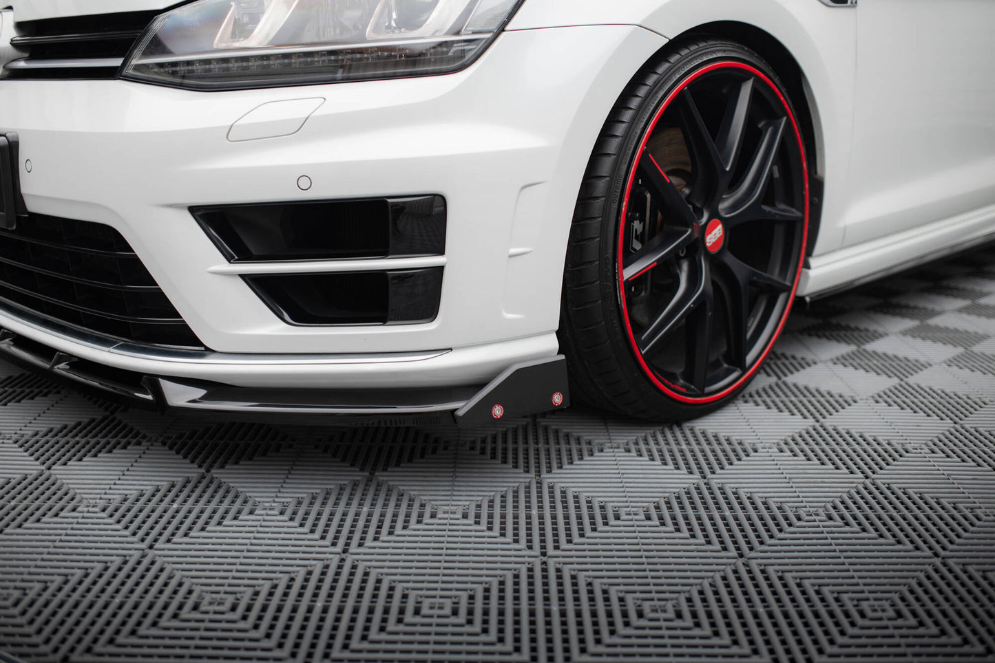 Front Ansatz V.5 + Flaps für VW Golf R / R-Line Mk7
