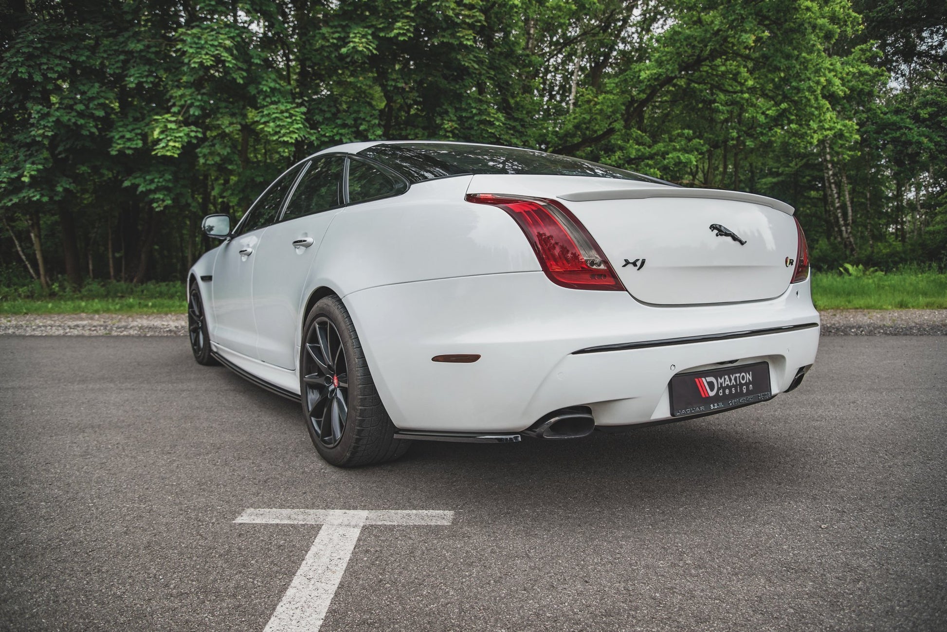 Heck Ansatz Flaps Diffusor für Jaguar XJ R-Sport X351 Facelift schwarz Hochglanz
