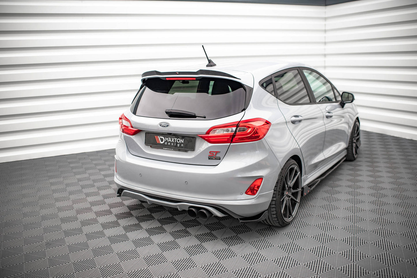 Heck Ansatz Flaps Diffusor V.1 für Ford Fiesta ST Mk8 schwarz Hochglanz
