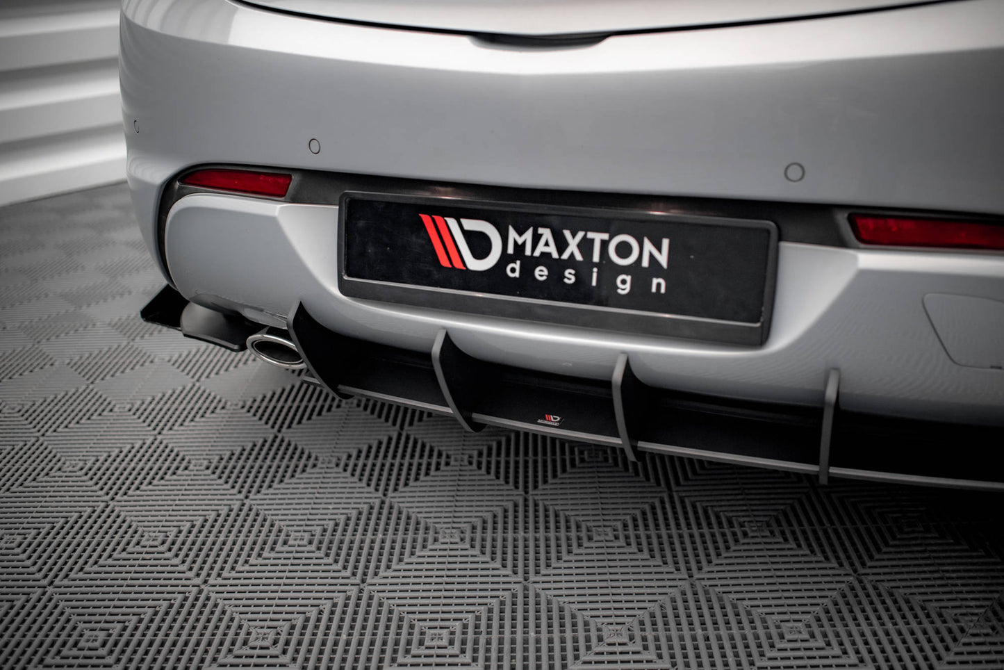 Robuste Racing Diffusor Heck Ansatz + Flaps für Opel Astra GTC OPC-Line J schwarz Hochglanz