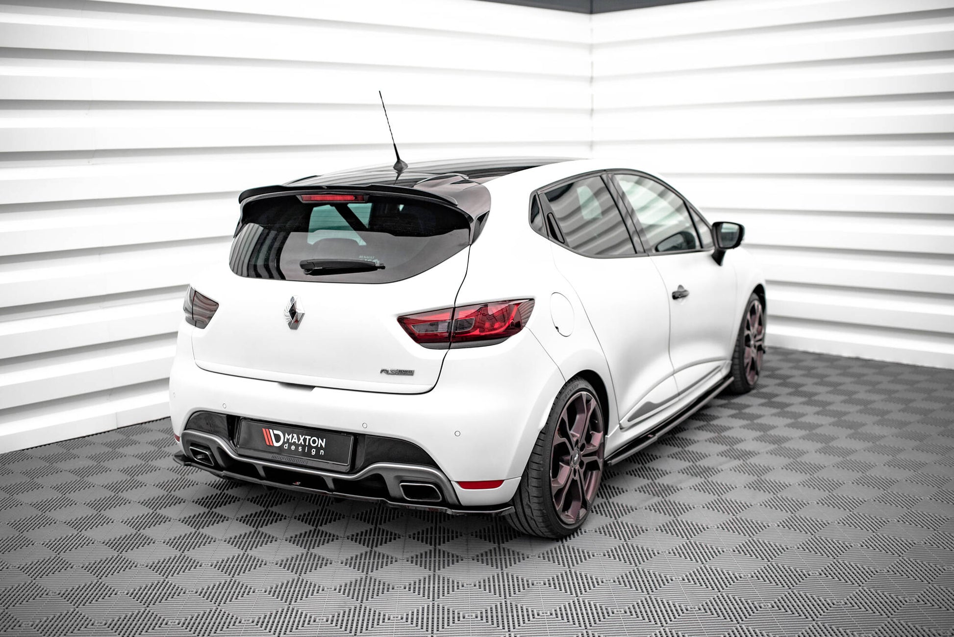 Mittlerer Cup Diffusor DTM Look Heck Ansatz für Renault Clio RS Mk4 schwarz Hochglanz