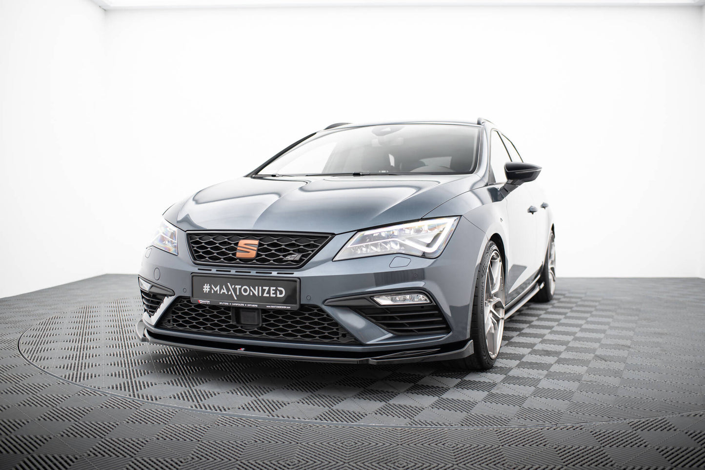 Front Ansatz V.5 für Seat Leon Cupra / FR Mk3 FL schwarz Hochglanz