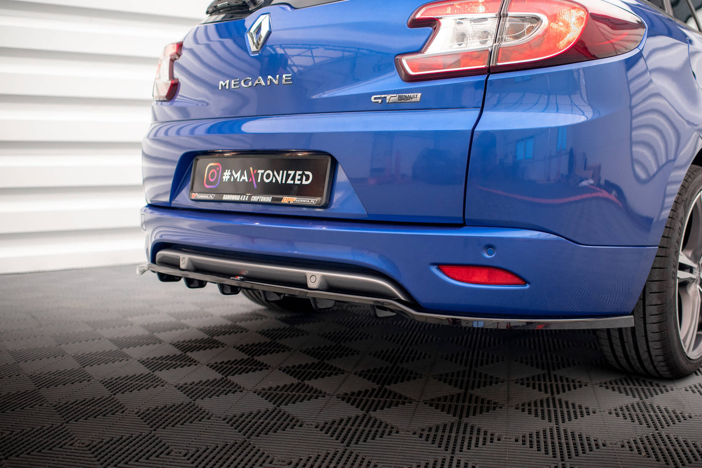 Mittlerer Cup Diffusor DTM Look Heck Ansatz für Renault Megane GT Line Grandtour Mk3 Facelift schwarz Hochglanz