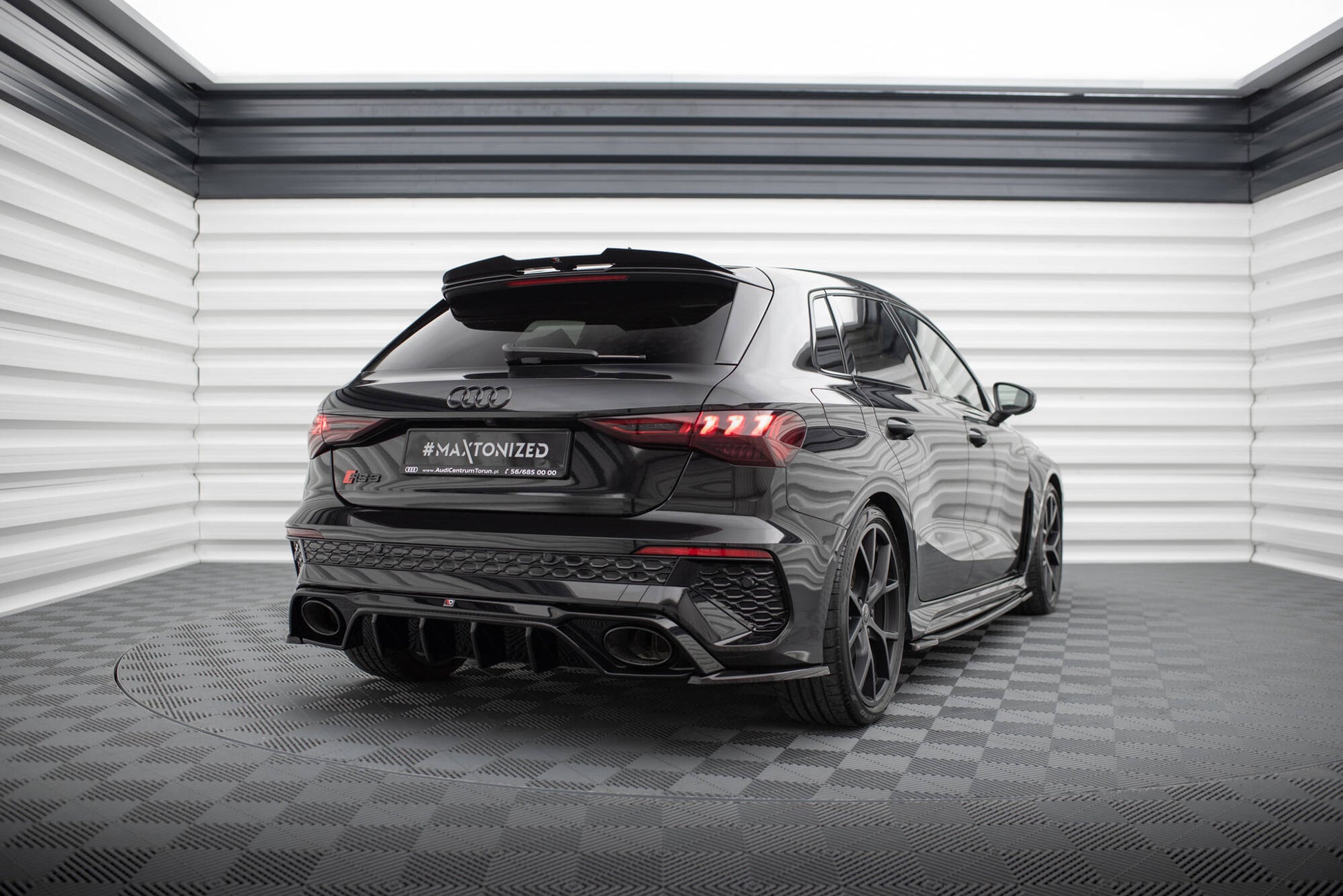 Spoiler CAP V.2 für Audi RS3 / S3 / A3 S-Line Sportback 8Y / 8Y Facelift schwarz Hochglanz