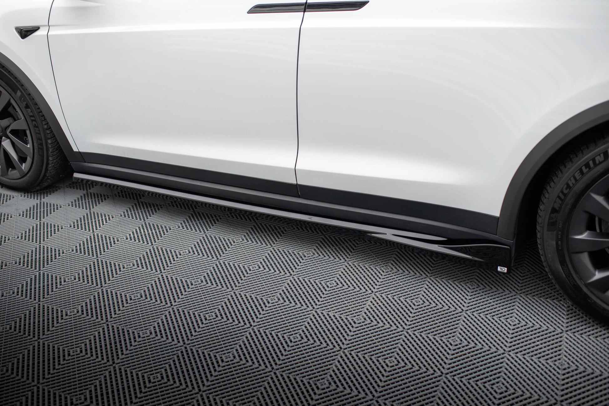 Seitenschweller Ansatz für Tesla Model X Mk1 Facelift schwarz Hochglanz