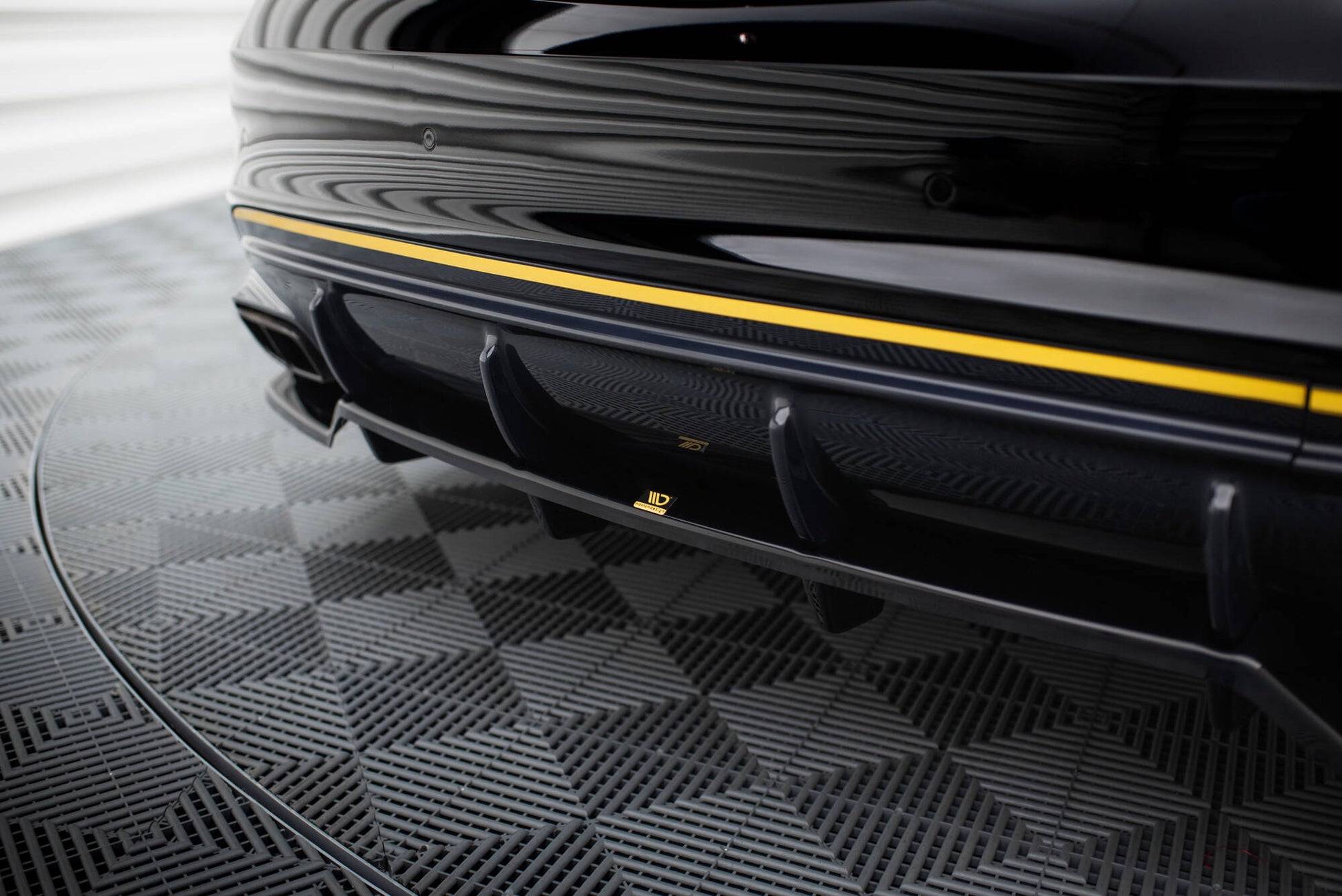 Mittlerer Cup Diffusor DTM Look Heck Ansatz für Mercedes-AMG CLA 45 C117 Facelift schwarz Hochglanz