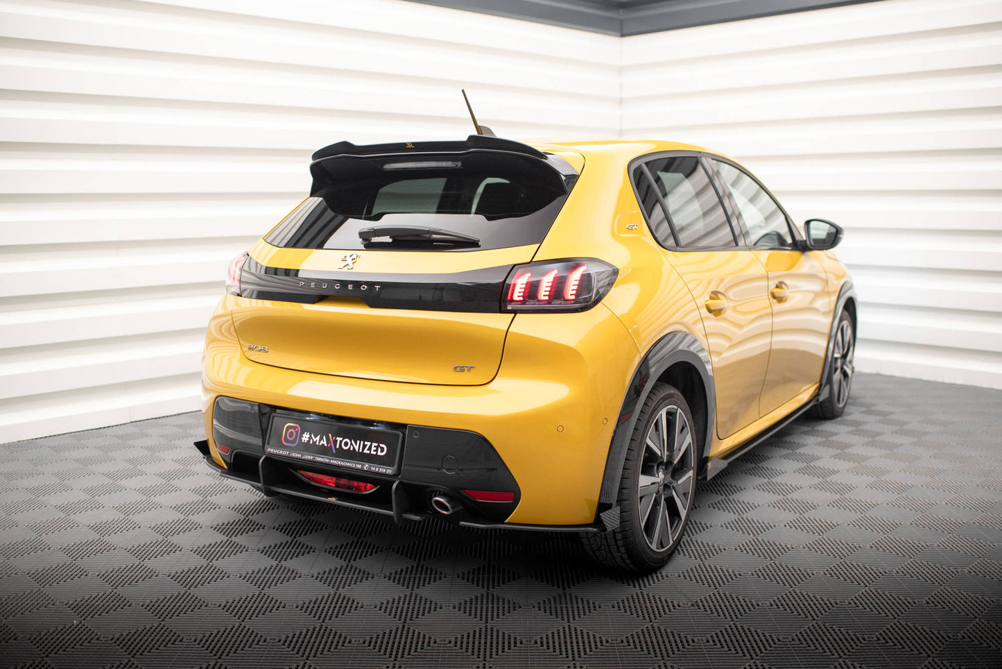 Street Pro Heck Ansatz Flaps Diffusor +Flaps für Peugeot 208 GT Mk2 schwarz Hochglanz