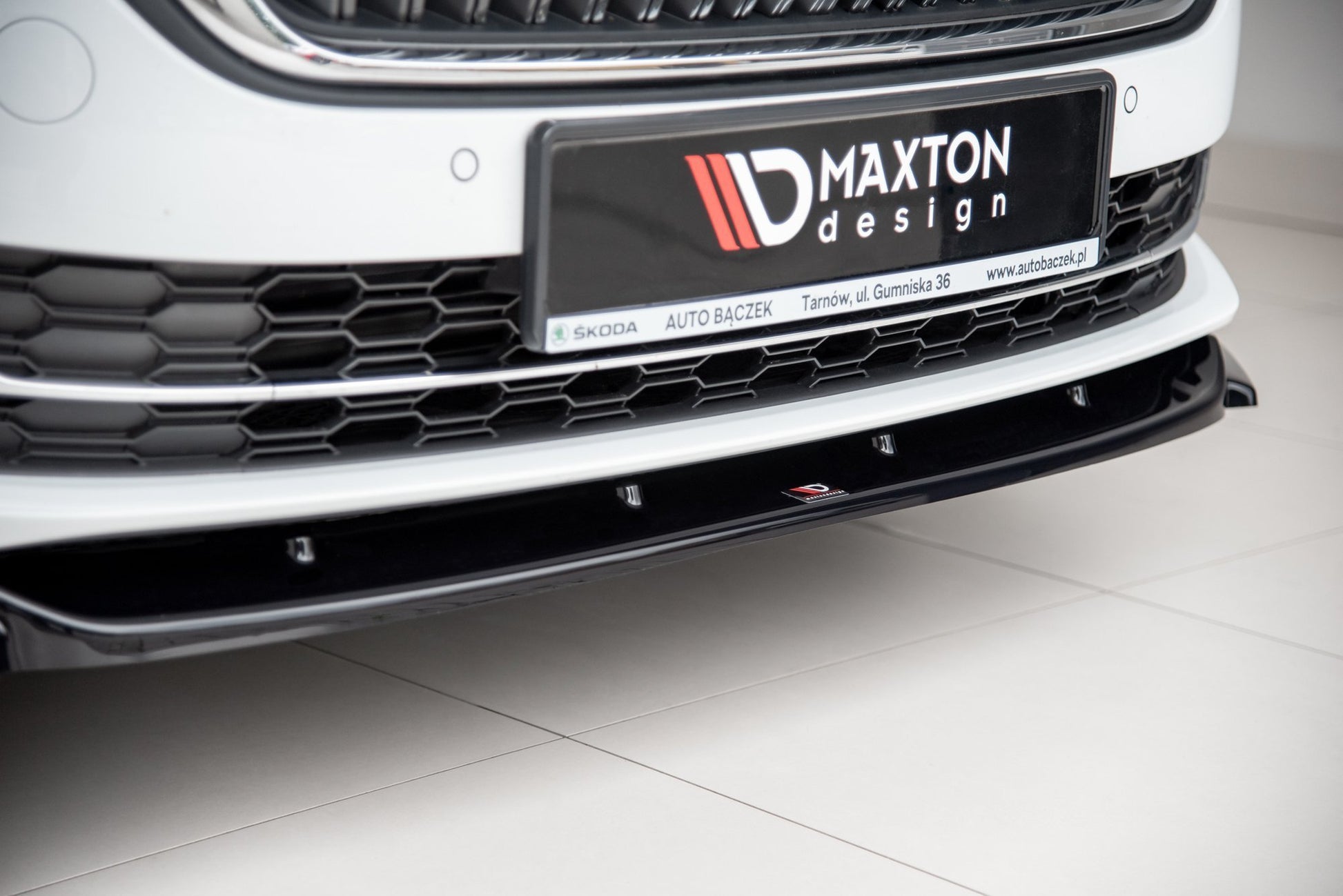 Front Ansatz V.1 für Skoda Octavia Mk4 schwarz Hochglanz