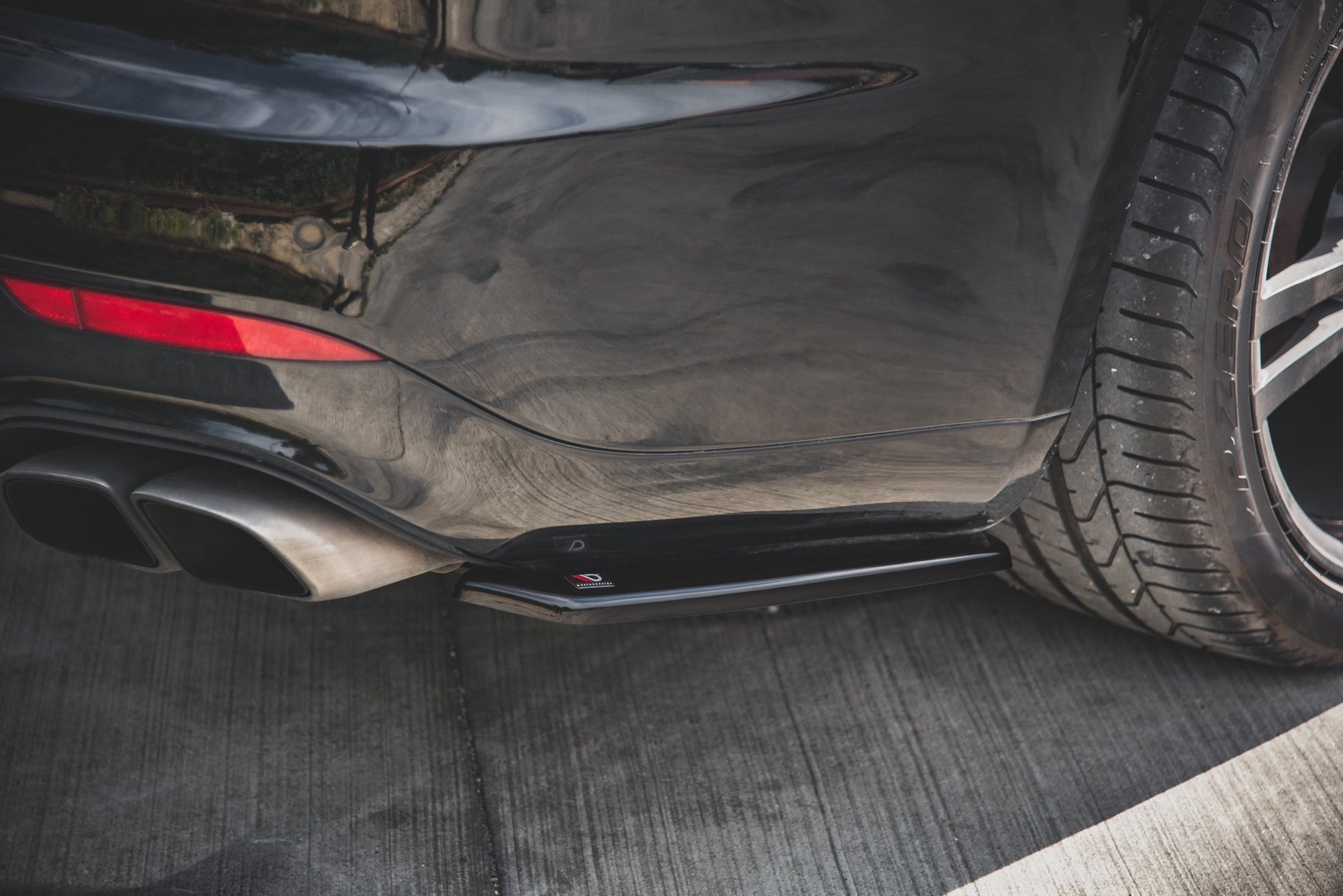 Heck Ansatz Flaps Diffusor für Porsche Panamera Turbo 970 Facelift schwarz Hochglanz