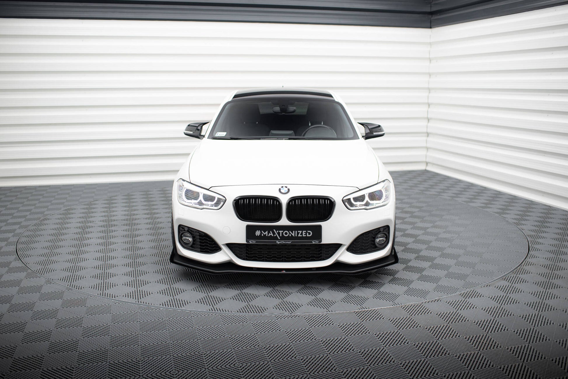 Street Pro Front Ansatz für V.3 + Flaps für BMW 1er F20 M-Paket Facelift / M140i  schwarz Hochglanz